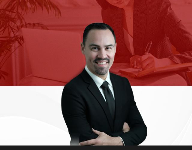 Lcdo. Roberto Varela